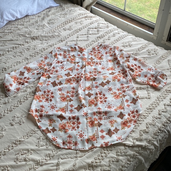 Women’s business casual 3/4 sleeve pink and deep orange colored top - Picture 4 of 5